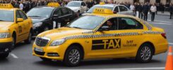 découvrez comment est calculé le prix d'une course en taxi et optimisez vos déplacements en connaissant les différentes composantes tarifaires.